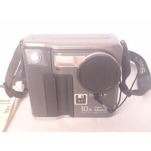 Sony Mavica MVC-FD7 3.5″ Floppy Digital Camera w/ 2 Batteries, Charger & Manual